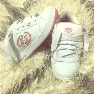Heelys skate girl shoe .